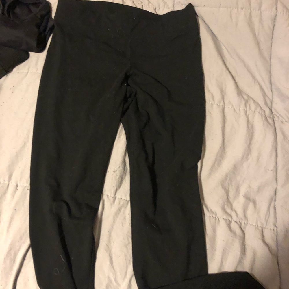 Plain black leggings